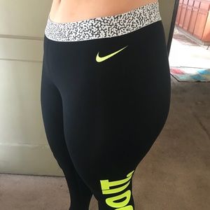 Nike Pants - Nike Just Do It Workout Pant Large Black Green Nike Pants - Nike Just Do It Workout Pant Large Black Green